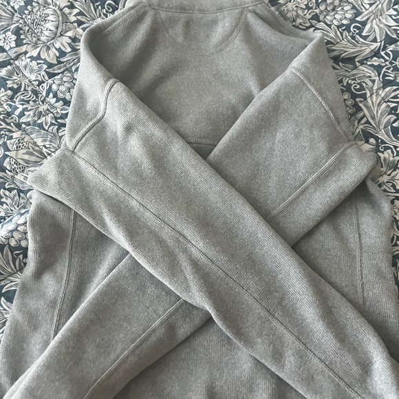 Patagonia Light Gray Fleece Pullover - Picture 3 of 5